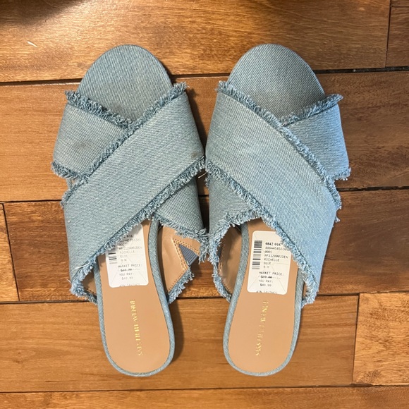 Saks Fifth Avenue Denim Sandal slides - size women’s 9 - Picture 3 of 8
